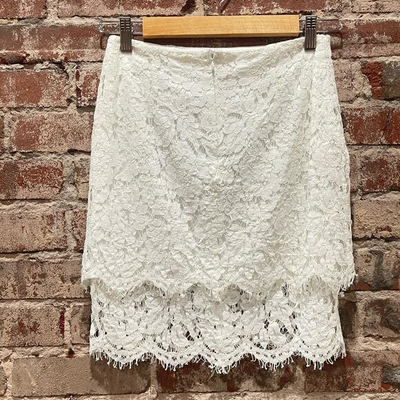 Lulu’s White Lace Tiered Mini Skirt – High Waist Pencil Fit Size Small - Picture 3 of 4